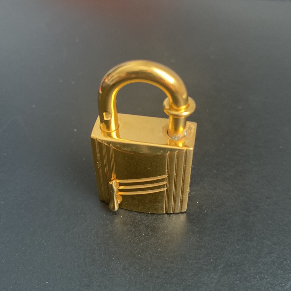 Vintage HERMEZ Cadena Lock Bag Charm 1998 Anne Arbre NWOT - Picture 7 of 10